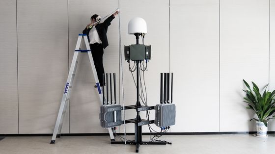 kupować Całokształt 70MHz-6GHz Stałe urządzenie do wykrywania i zakłócania dronów z super zakłóceniem 1 N 10km wykrycia i 3km odległości zakłócania produkcja online