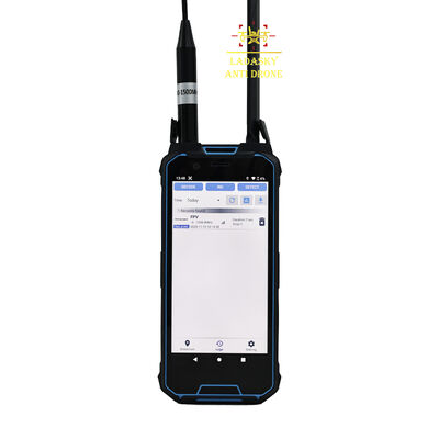 kupować Kompaktowe ręczne rozwiązanie wykrywania dronów o zasięgu do 3 km Kompleksowa analiza 100-6000MHz Identyfikacja UAV i śledzenie na żywo Idealne dla jednostek bezpieczeństwa publicznego produkcja online