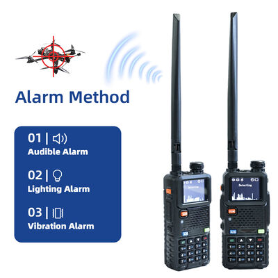 kupować Ręczne wykrywanie dronów Zasięg 2 km 300–6200 MHz Dwutrybowy detektor dronów z bardzo wczesnym ostrzeganiem i zegarkiem Szeroki zakres modeli detekcji Pełne pokrycie pasma częstotliwości produkcja online